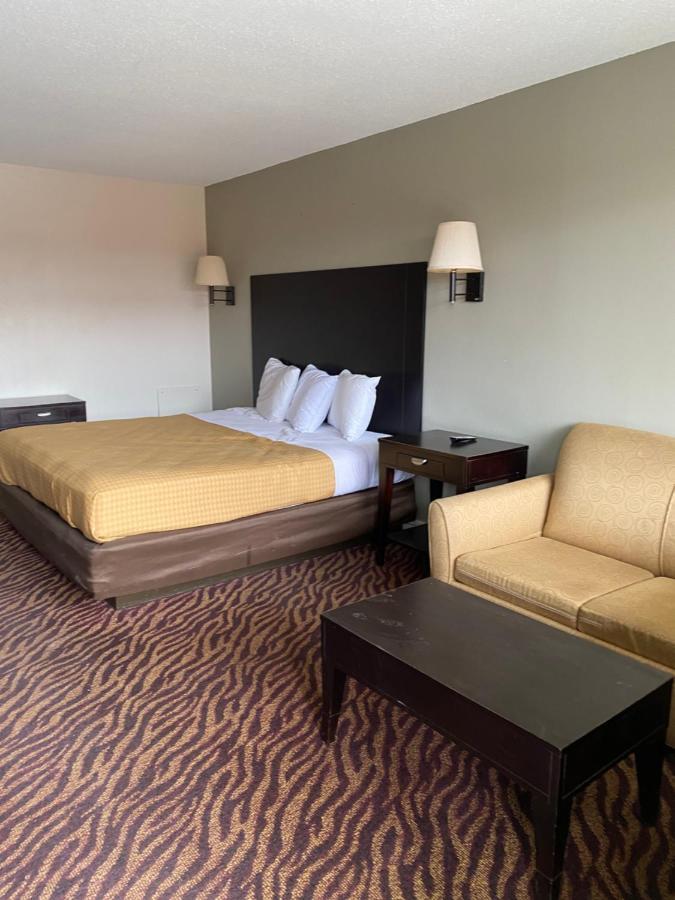 Red Carpet Inn & Suites - Данвілл Екстер'єр фото